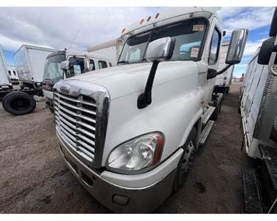 Used 2012 Freightliner Cascadia Complete Hood Assembly with Grille and Headlights