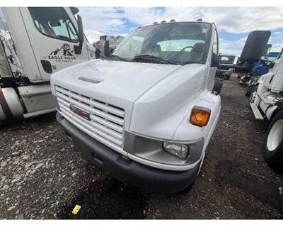2008 GMC C5500 Complete Hood Assembly with Grill and Headlights