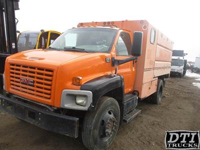 GMC C6500 Hood