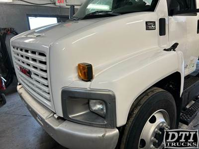 GMC C7500 Hood