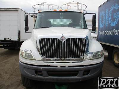 International 4400 Hood