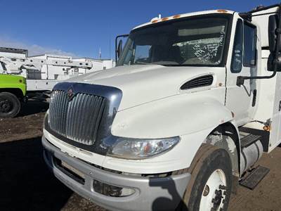 International 4400 Hood