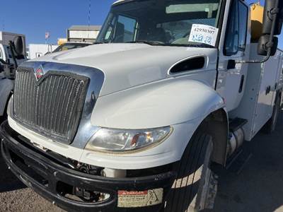 International 4400 Hood