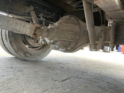 Chevrolet W5500 Left Hub