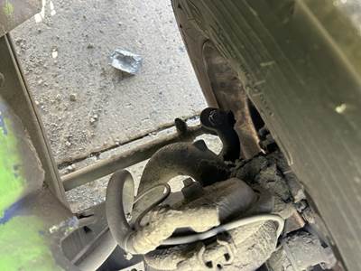 International 4300 Hub