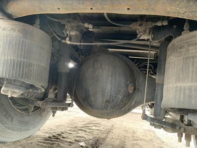 International 4300 Left Hub