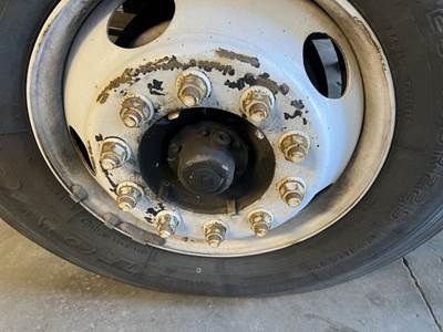 International 4300 Hub