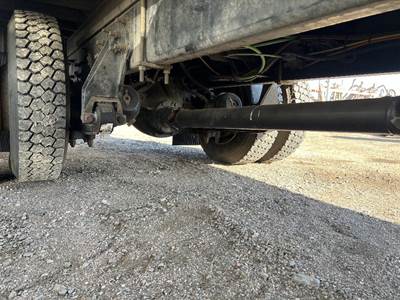 International 4300 Hub