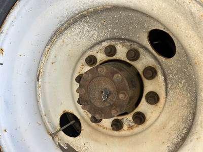 International 4300 Hub