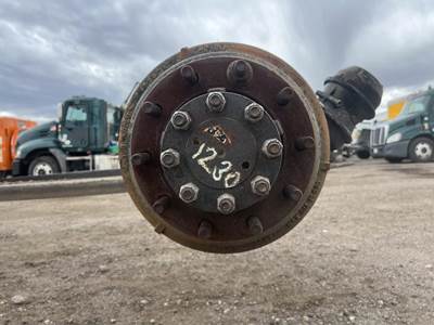 International 4300 Hub