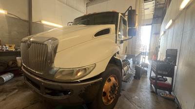International 4300 Hub