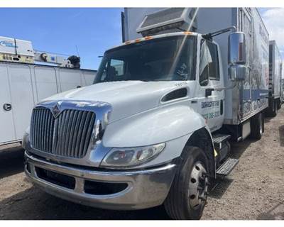 International 4300 Hub