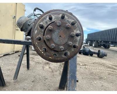 International 4300 Hub