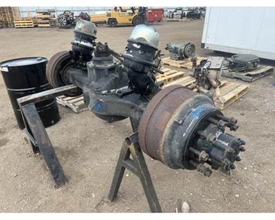 International 4300 Hub