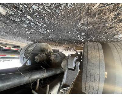 International 4300 Hub