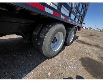 International 4400 Hub