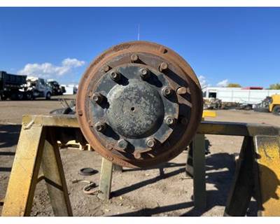International 4400 Hub