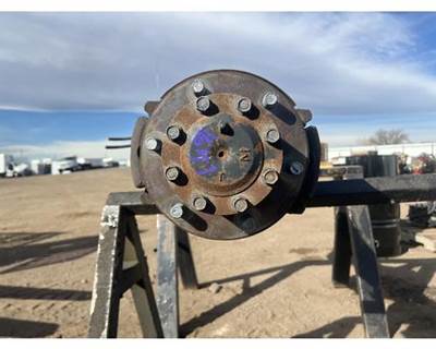 Mitsubishi Fuso FE180 Hub
