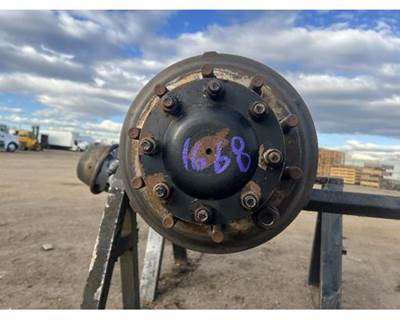 Peterbilt 337 Hub