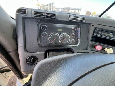 Freightliner Cascadia Instrument Panel Cluster