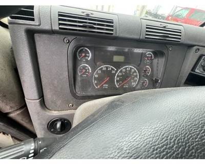 Freightliner Cascadia Instrument Panel Cluster