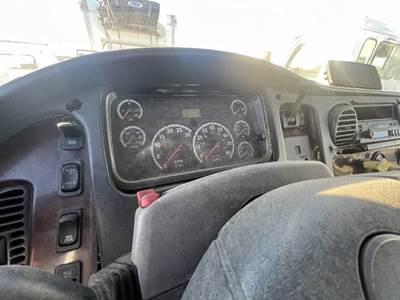Freightliner M2 106 Instrument Panel Cluster