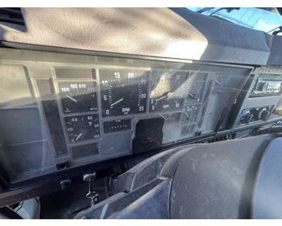 International 4700 Instrument Panel Cluster