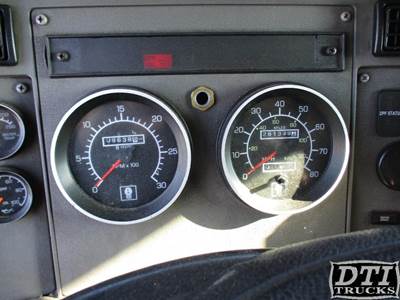 Kenworth T370 Instrument Panel Cluster