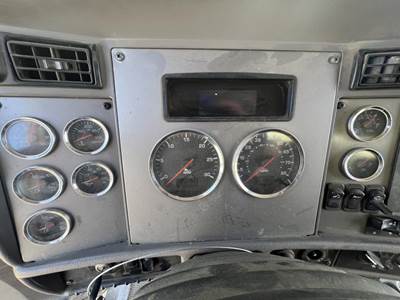 Kenworth T370 Instrument Panel Cluster