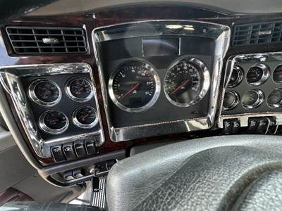 Kenworth T680 Instrument Panel Cluster
