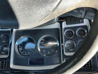 Kenworth T800 Instrument Panel Cluster