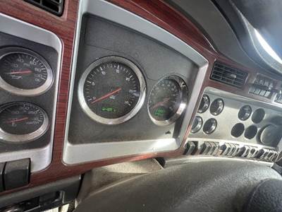 Kenworth T800 Instrument Panel Cluster