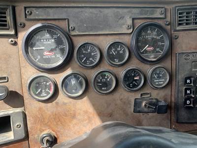 Peterbilt 330 Instrument Panel Cluster
