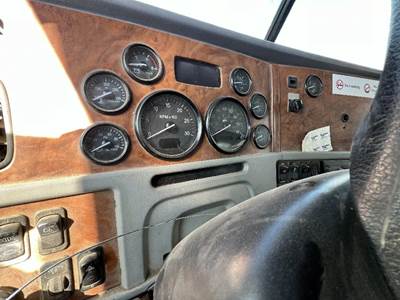 Peterbilt 365 Instrument Panel Cluster