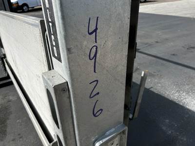 International MV607 Liftgate