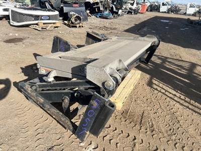 Maxon GPT-3000 Liftgate for a Hino 268