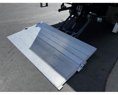 Maxon TE-25L Aluminum Level Ride Liftgate, 80" x 50"