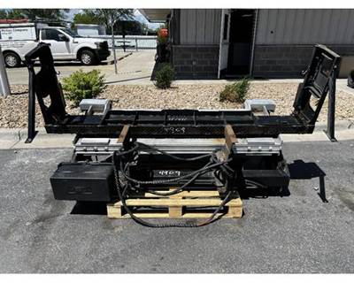 Maxon GPT-3000 Aluminum Tuk-A-Way Liftgate 3000 lbs, 80" x 60"