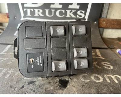 Used 2008 Chevrolet C6500 Control Panel