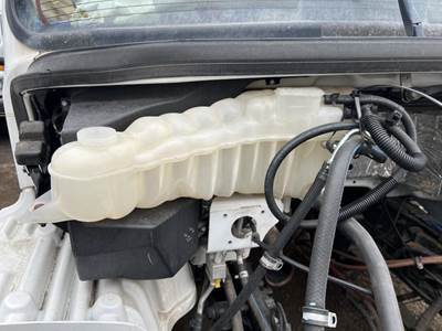 Freightliner M2 106 Radiator Overflow Bottle / Surge Tank