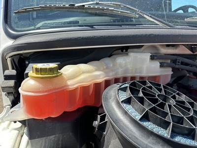 Freightliner M2 106 Radiator Overflow Bottle / Surge Tank