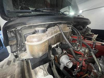 Freightliner M2 106 Radiator Overflow Bottle / Surge Tank