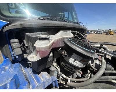 Freightliner M2 106 Radiator Overflow Bottle / Surge Tank