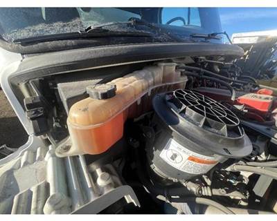 Freightliner M2 106 Radiator Overflow Bottle / Surge Tank