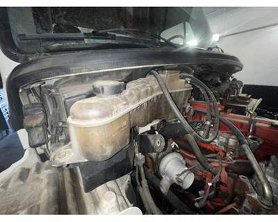 Freightliner M2 106 Radiator Overflow Bottle / Surge Tank