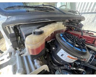 Freightliner M2 106 Radiator Overflow Bottle / Surge Tank