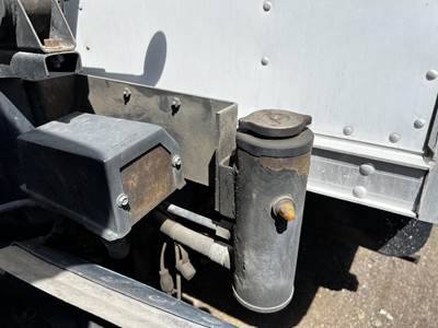 Isuzu FTR Radiator Overflow Bottle / Surge Tank