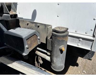 Isuzu FTR Radiator Overflow Bottle / Surge Tank