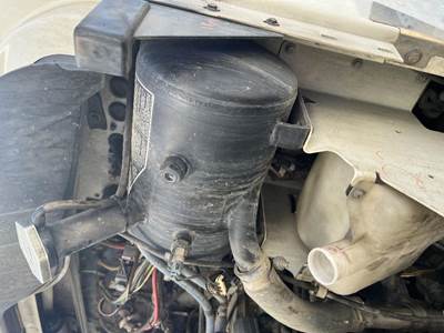 Kenworth T370 Radiator Overflow Bottle / Surge Tank