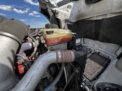 Kenworth T680 Radiator Overflow Bottle / Surge Tank